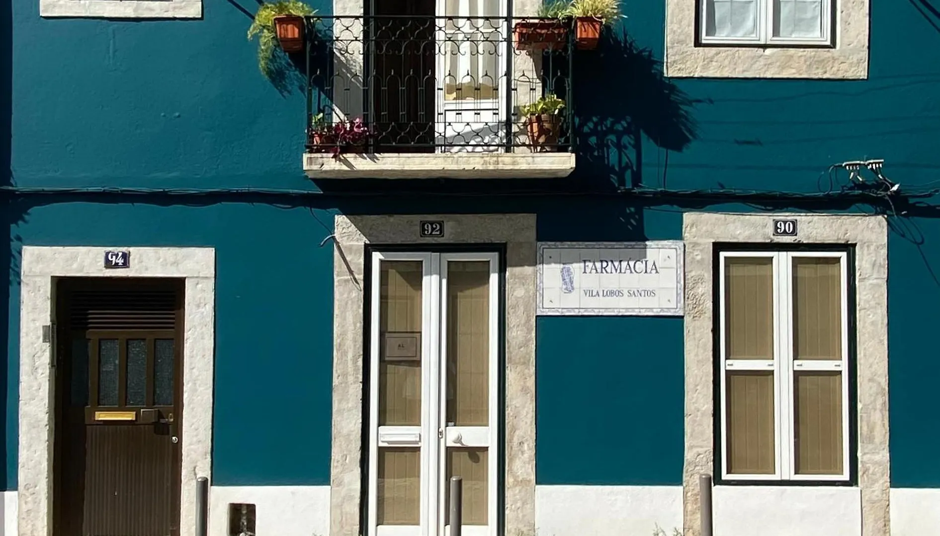 Farmacia Vila Lobos Apartment Lisbon